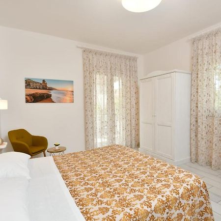 B&B inCentro Santa Maria di Castellabate Exterior foto