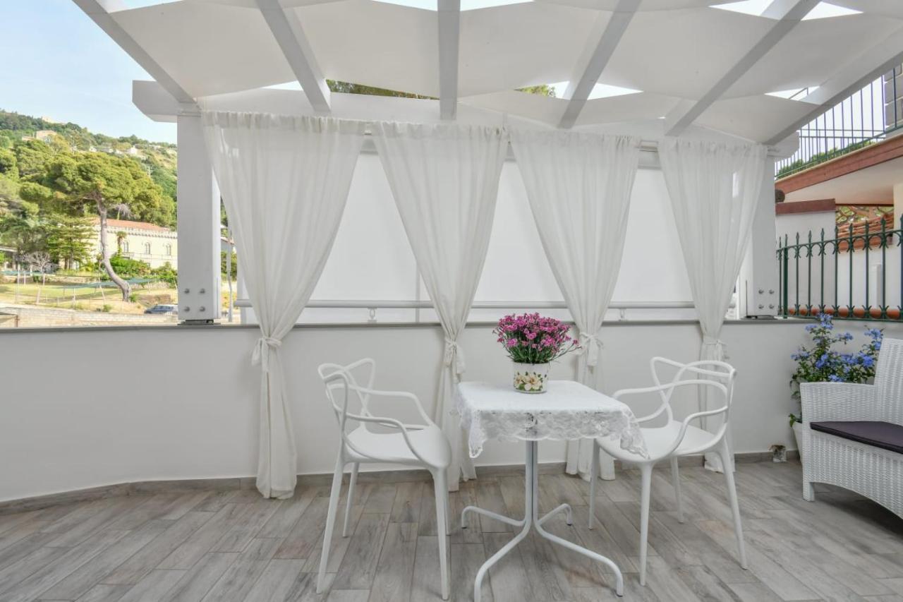 B&B inCentro Santa Maria di Castellabate Exterior foto